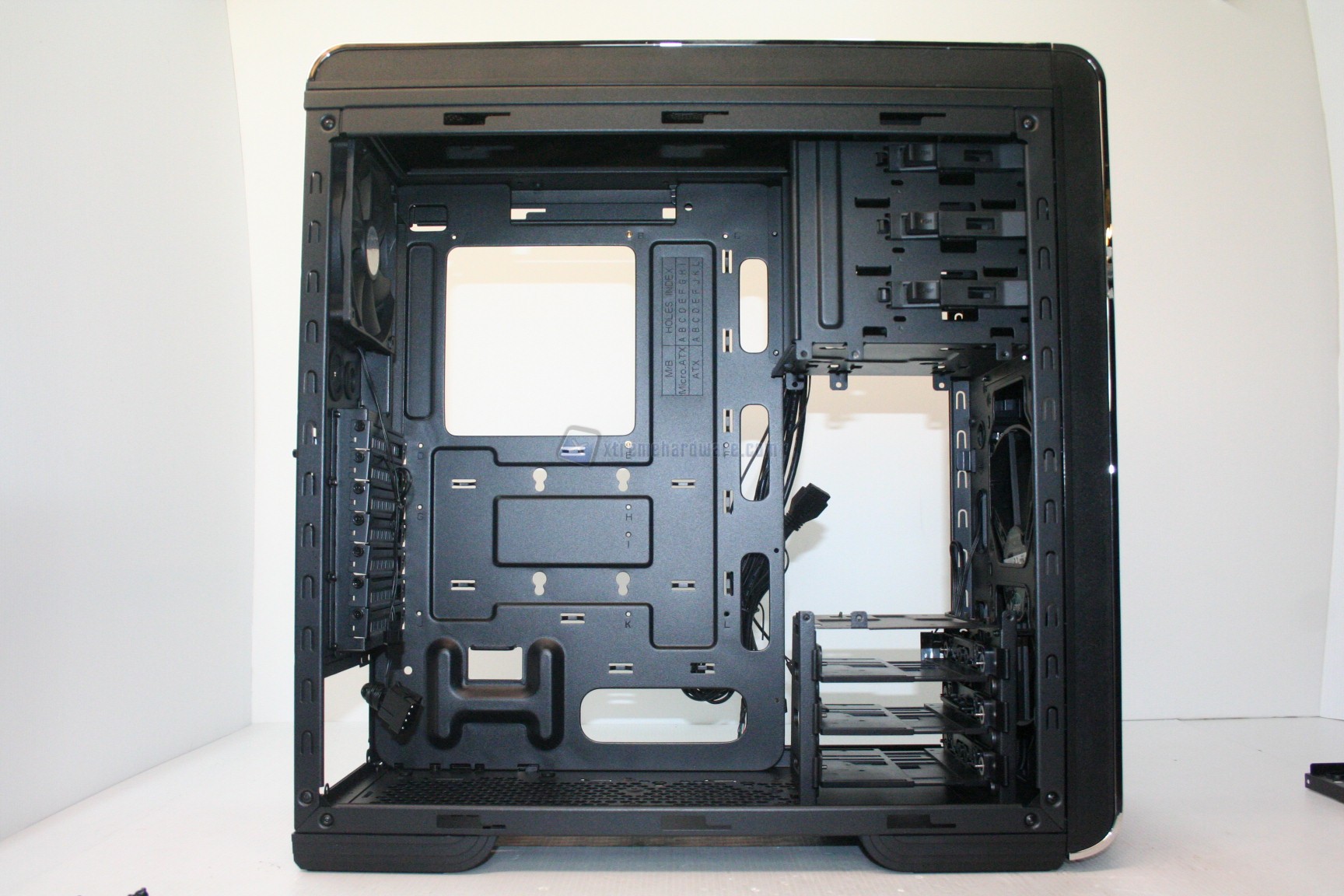 00042 CM690 III