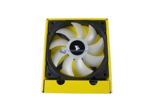 Corsair Graphite 220T RGB 31